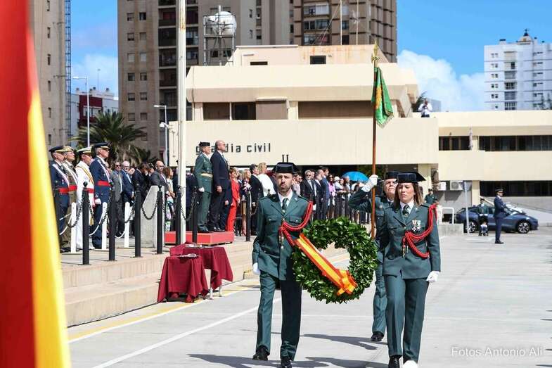 Momento del soleme acto celebrado este mediodía en la Comandancia de la Guardia Civil de Las Palmas/Antonio Alí.